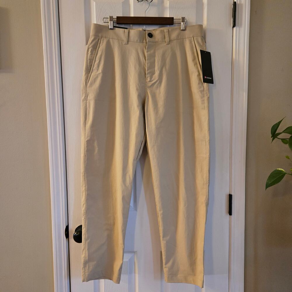 Lululemon Men's Relaxed Tapered Trouser Sweat Wicking  Size 34 NWT